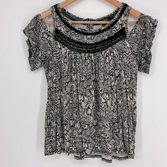 Lucky Brand Cold Shoulder Black and White Crochet Top Women’s Size Small - Picture 5 of 12